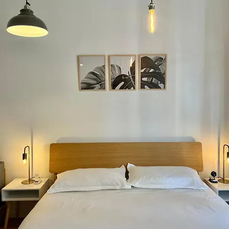 Apartment Stylish With Private Parking, Garden And Metro