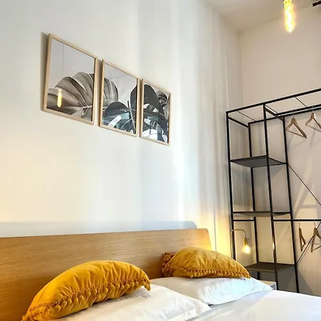 Apartment Stylish With Private Parking, Garden And Metro *