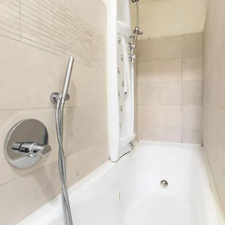 Stylish With Private Parking, Garden And Metro *